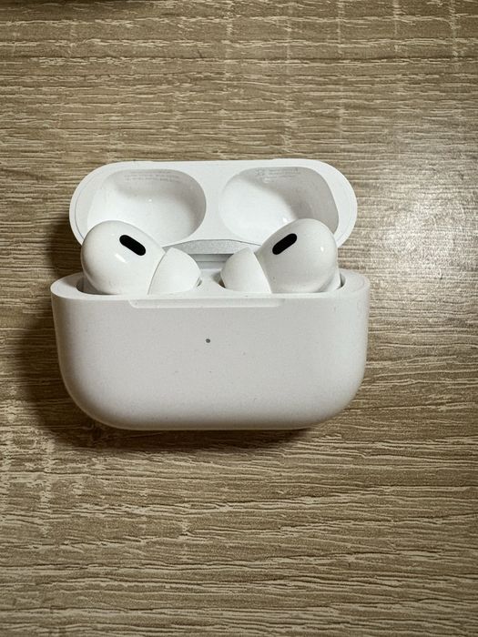 AirPods Pro 2 słuchawki i etui
