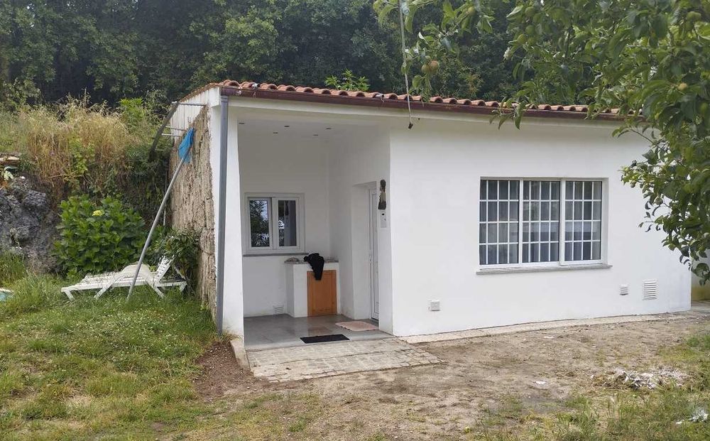 T1  mobilado e equipado com agua, Tv ,e internet incluídos