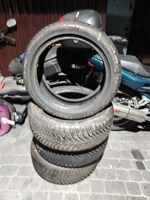 Opony zimowe Bridgestone Blizzak 215/50 R18