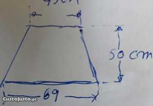 Grelha rústica em ferro fundido, com porta cinzas.