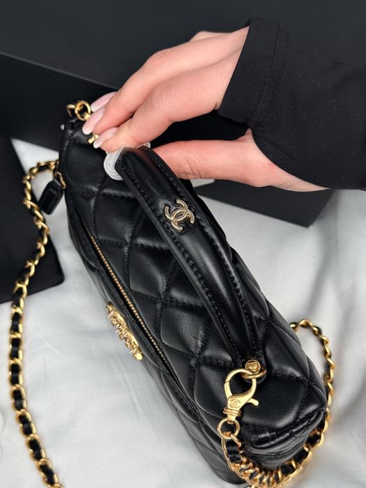 Сумка Chanel Vanity Case Bag in Black Leather