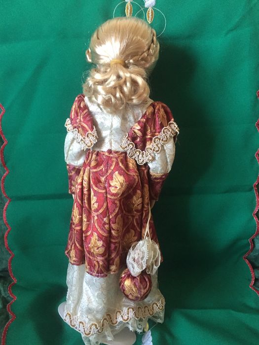 Boneca de porcelana  antiga para colecionar