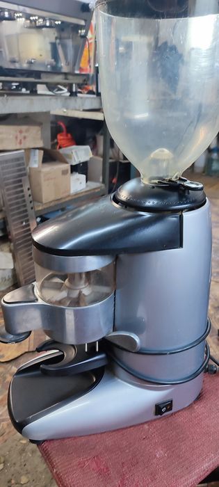 Кавомолка професійна бункерна