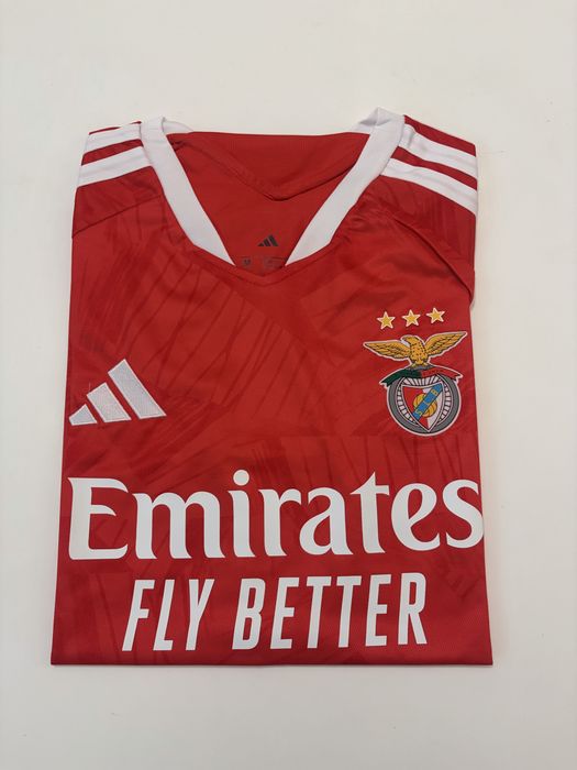 Camisolas e kits de criança da Seleçao Nacional e clubes