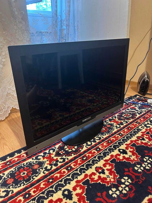 Телевізор Samsung  32" led є можливість підключення Т2 та Смарт ТВ
