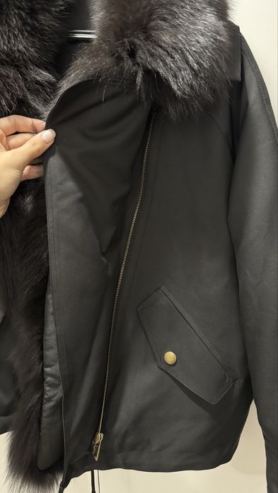 Пухова куртка-парка з натуральним хутром лисиці