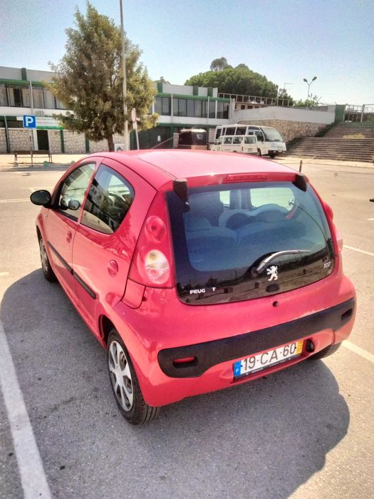 Peugeot 107 1.0 5 Portas - 2006 - 178.000 km