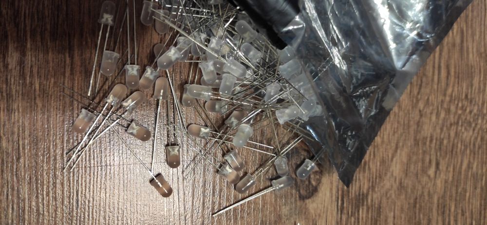 Светодиоды разные цена договорная