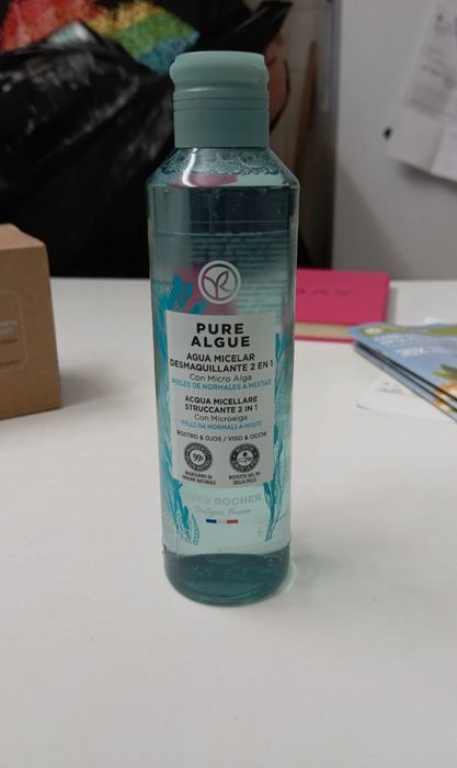 Água micelar desmaquilhante