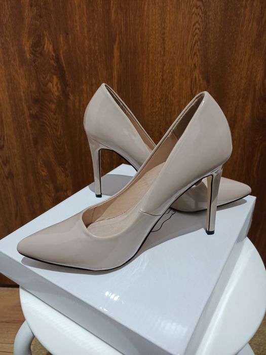Eleganckie szpilki beżowe nude  Top Secret 38