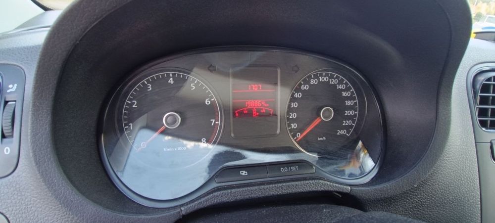 Продам автомобіль Volkswagen Polo
