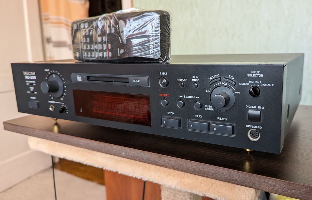 Tascam MD-350 минидисковая дека - рекордер. Минидиски