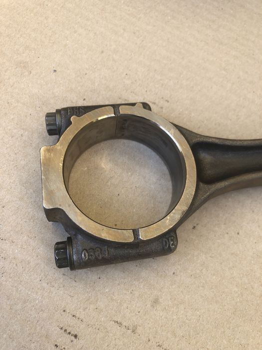 Шатуны,палец фольцваген крафтер 2.0