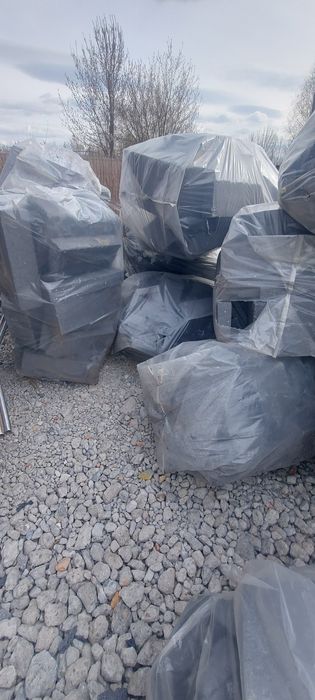 Oddam darmo Styropian ścinki po elewacji pakowane w rękaw foliowy