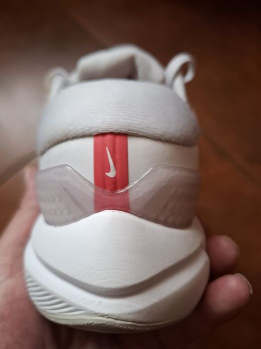 КросівкиNike Air Zoom Vomero 16,