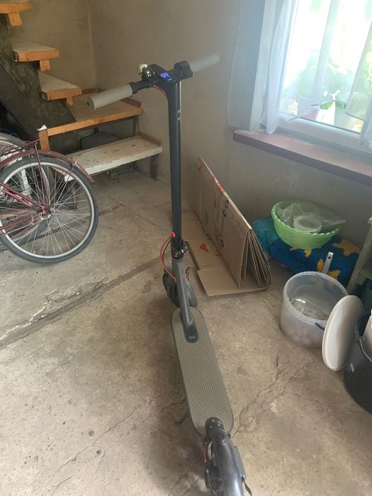 Самокат Mi Electric Scooter Pro