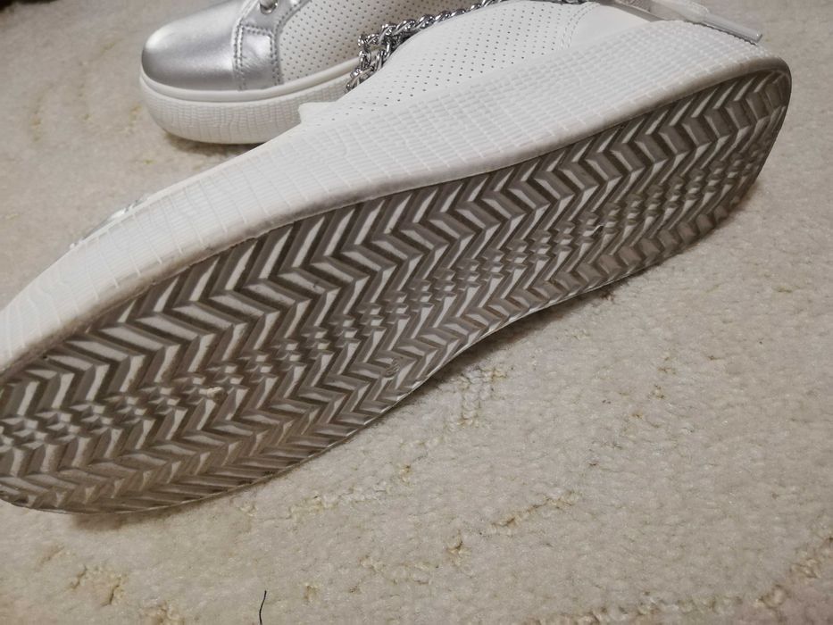 Półbuty sportowe trampki białe srebrne r. 38
