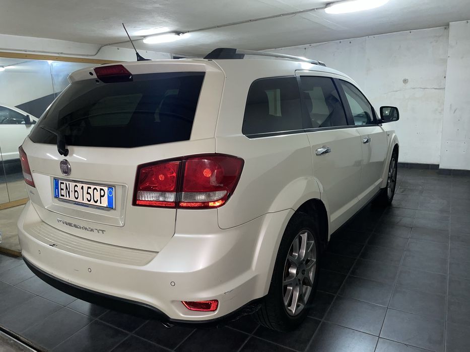 Fiat Freemont Lounge - 7 lugares a mais completa 4x2