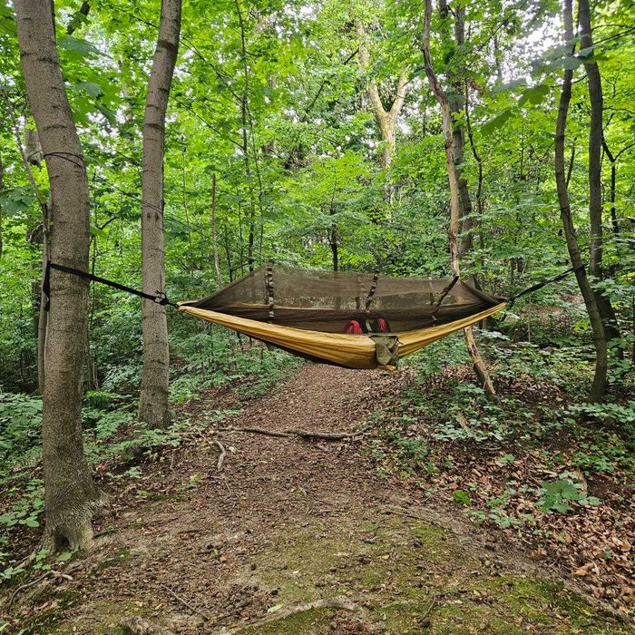 Hamak Turystyczny z Moskitierą Dwuosobowy Survival 180KG NOWY Mocny XXL 260x140CM Bushcraft Biwak Linki Pasy Karabińczyki Lekki 0,9KG Kemping