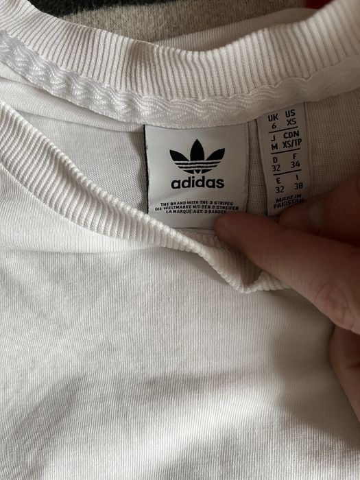 футболка Adidas.