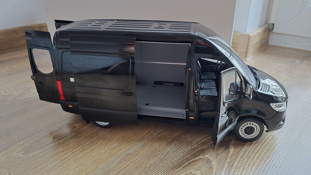 Mercedes Sprinter norev 1/18 minichamps kyosho Otto ottomobile autoart