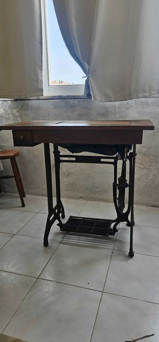 Maquina de costura vintage de 1924