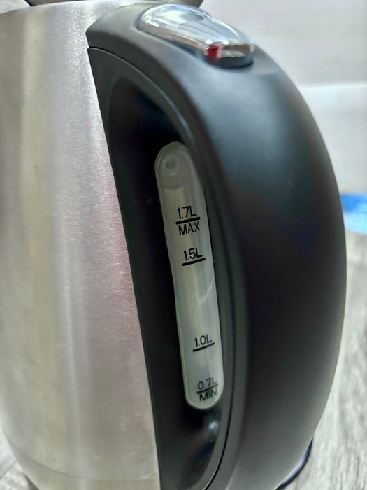 Продам новый электрочайник HausMark