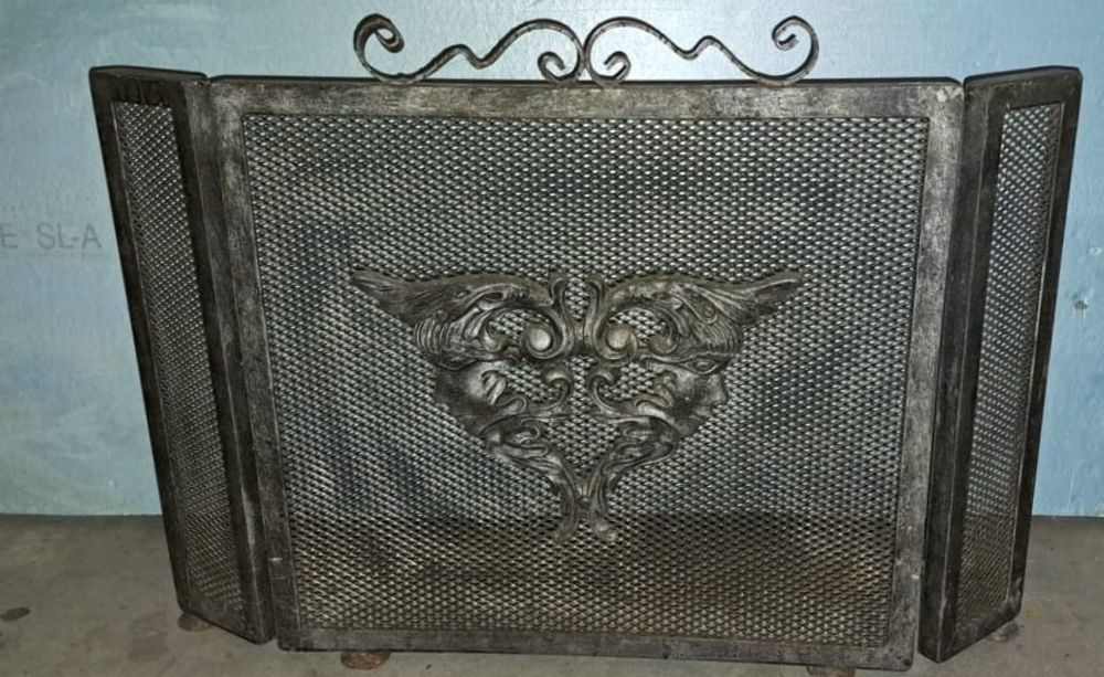 Protector de Frente de Lareira