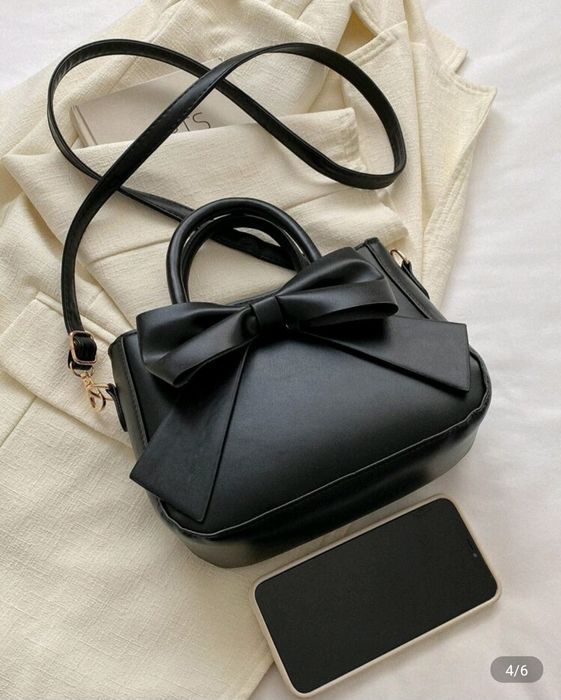 Bolsa preta laço