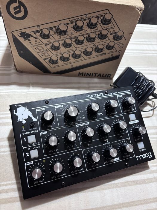 Moog Minitaur Sintetizador Analógico