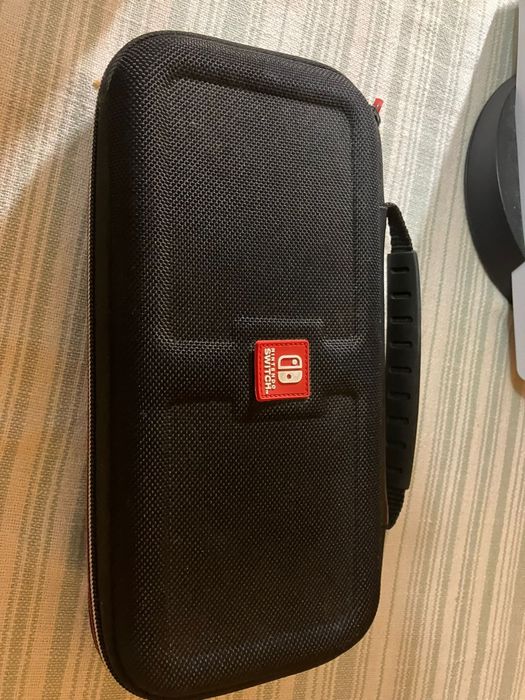 Nintendo Switch V2 (Desbloqueada) + SD Sandisk 512GB + Comando Extra LinYuvo + Acessórios