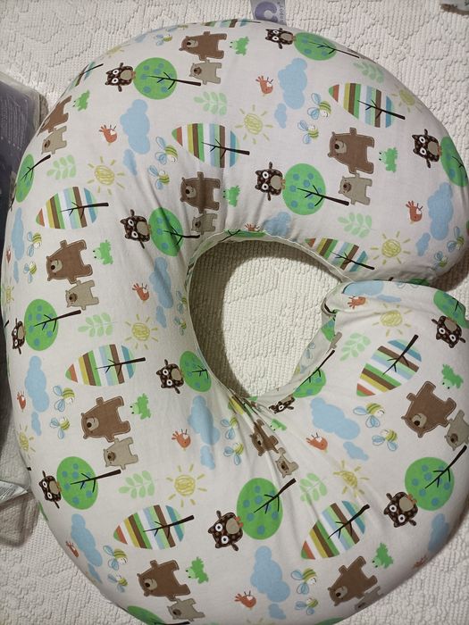 Almofada de amamentação como nova