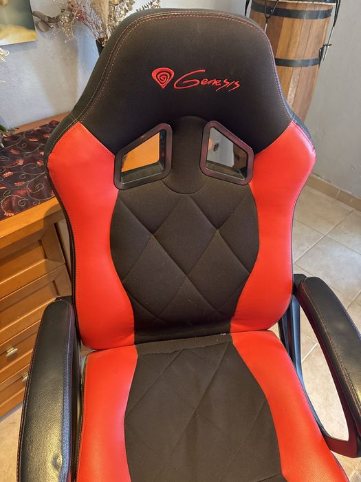 Cadeira Gamer Genesis – Preto e Vermelho (Excelente Estado!)