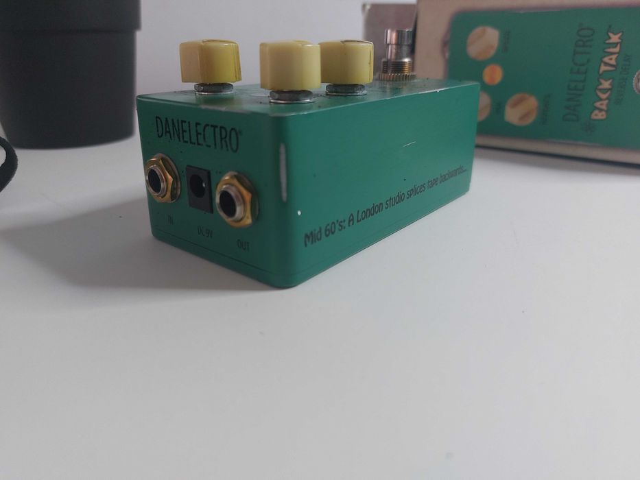 Danelectro Back Talk Reverse Delay – Pedal de Guitarra Efeito Vintage