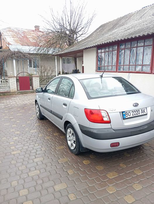 Кіа Rio продається