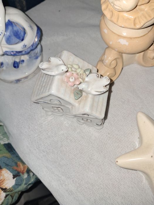 Casinha porcelana com tampa