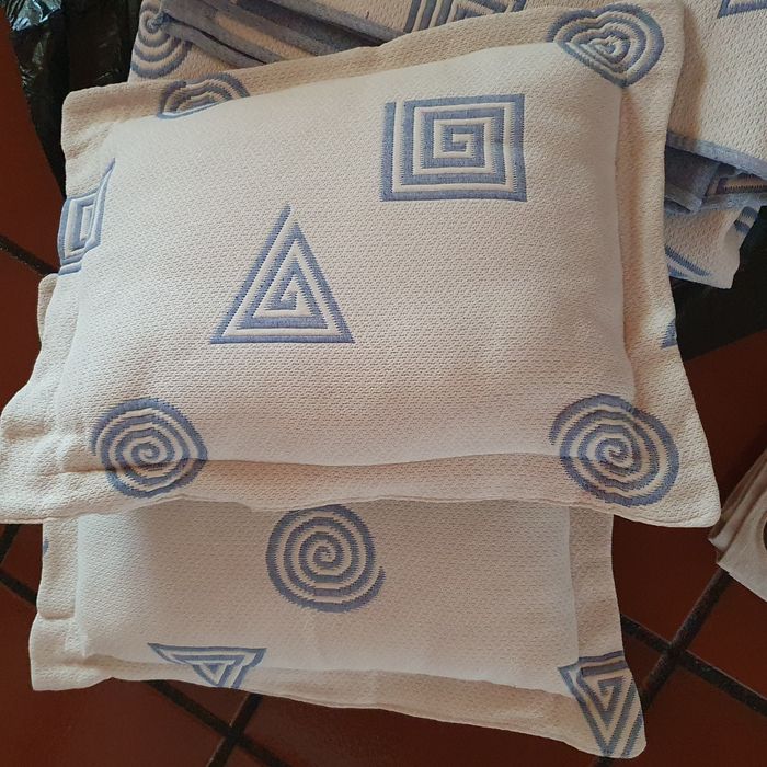 Roupa de cama de casal e cortinas