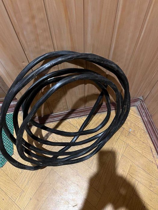 кабель  АВВГ  3х25+1х16. Куски  8,64  и 7,48 метра