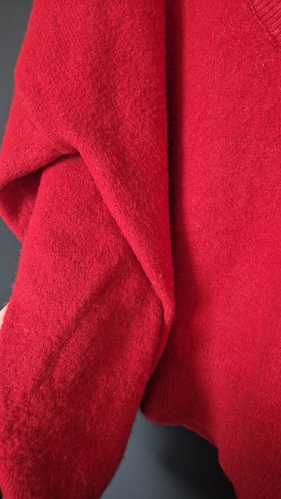 Ciepły czerwony sweter Reserved M dekolt V