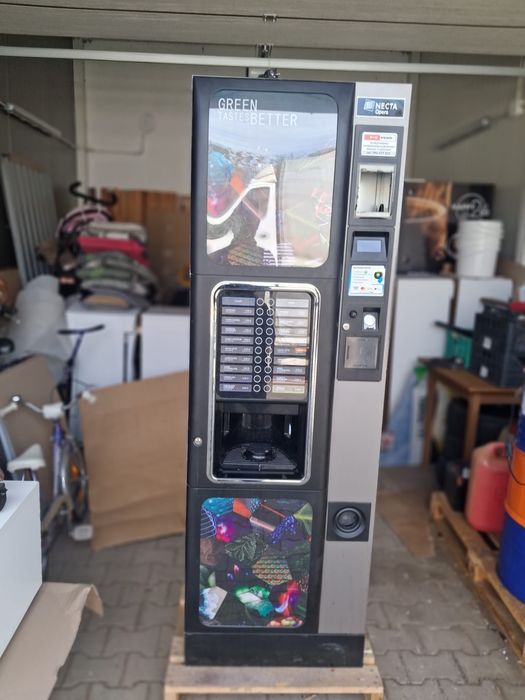 Automat vendingowy Necta Opera