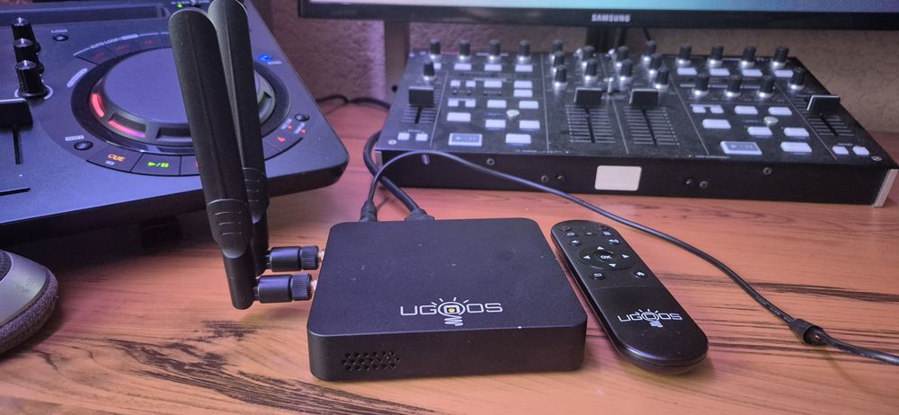 Android smart box TV Ugoos AM6 plus  4/32