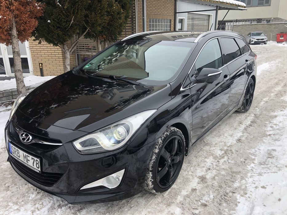 Hyundai i40 1.6 xenon alu 18 parktronic grzane fotele hak z Niemiec