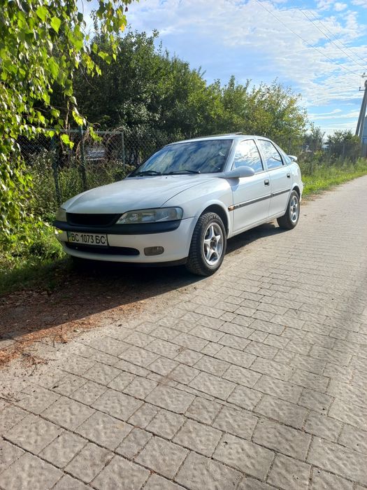 Opel vectra b 1.6 бензин