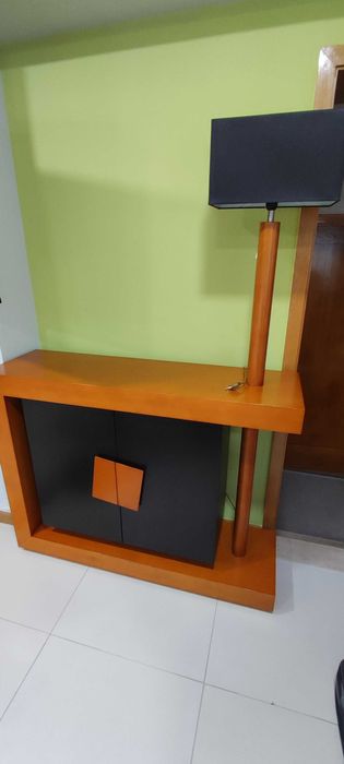 Móvel de entrada com candeeiro - COMO NOVO