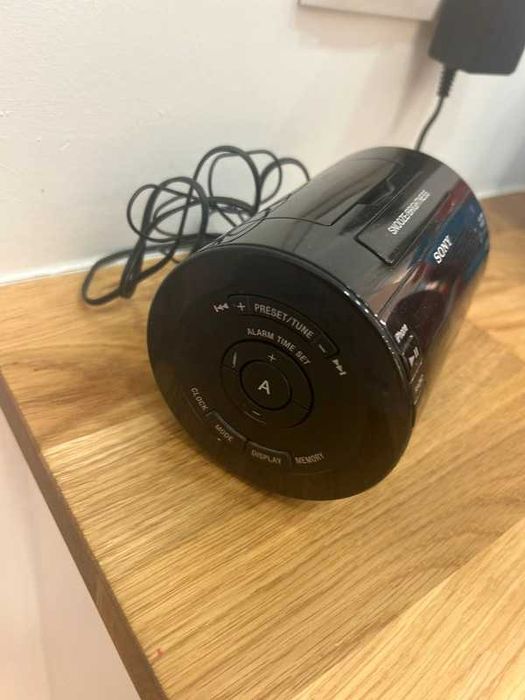 Coluna de Som para iPhone / Radio / Despertador / Relógio Sony