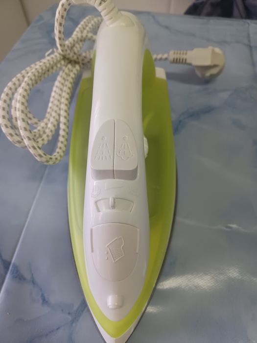 Ferro de engomar a vapor - Como novo