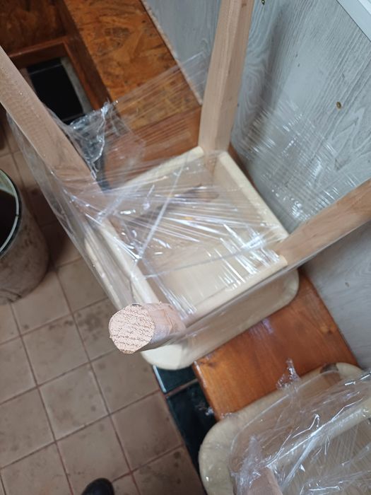 Стілець з дерева стільчик