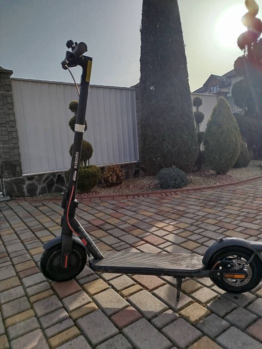 Продам електросамокат Xiaomi Scooter 4 pro