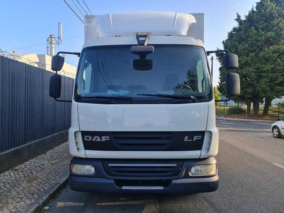 Camião DAF LF 45.180 Caixa Fechada