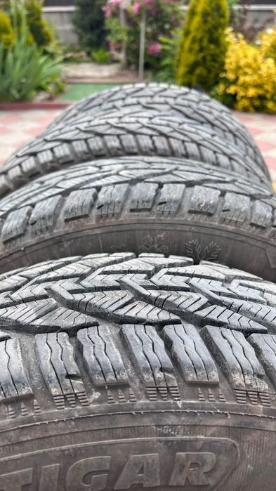 Автошини Winter TIGAR 215/16 R 17